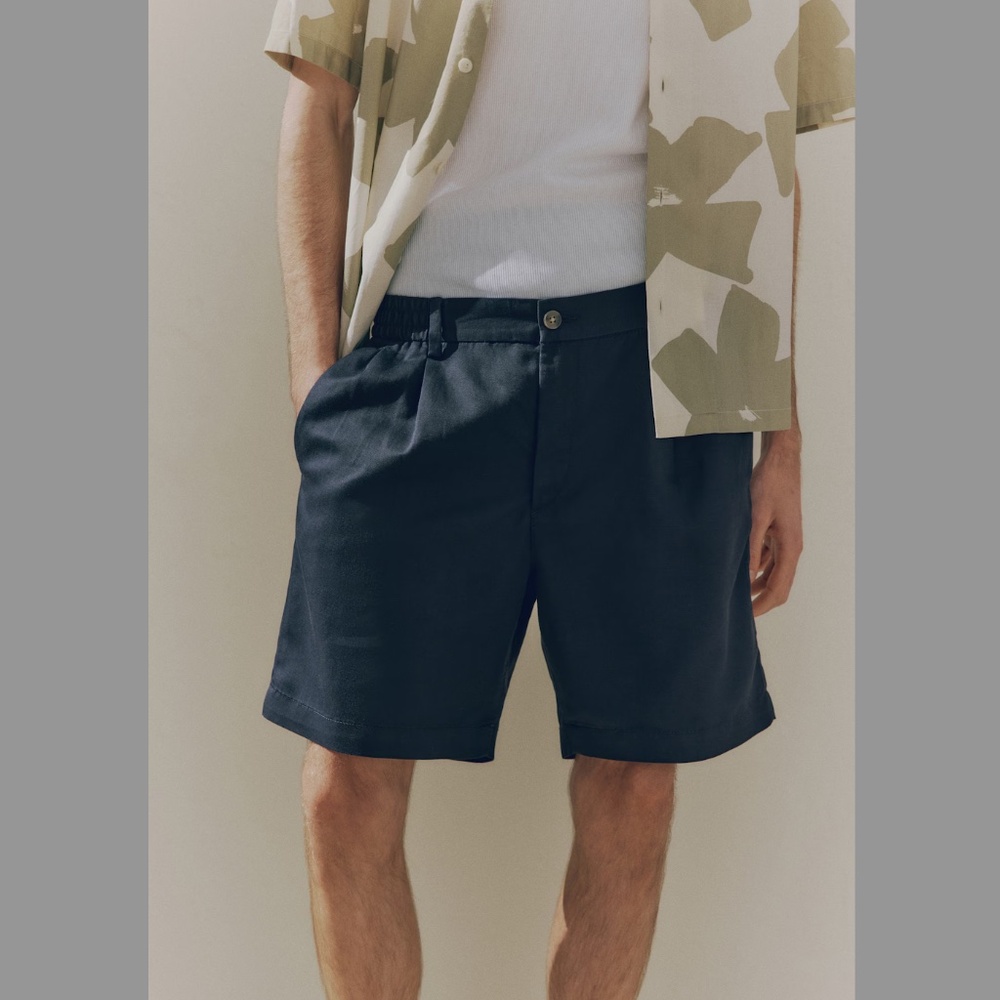 H&M Regular-Fit Chino Shorts in Navy Blue